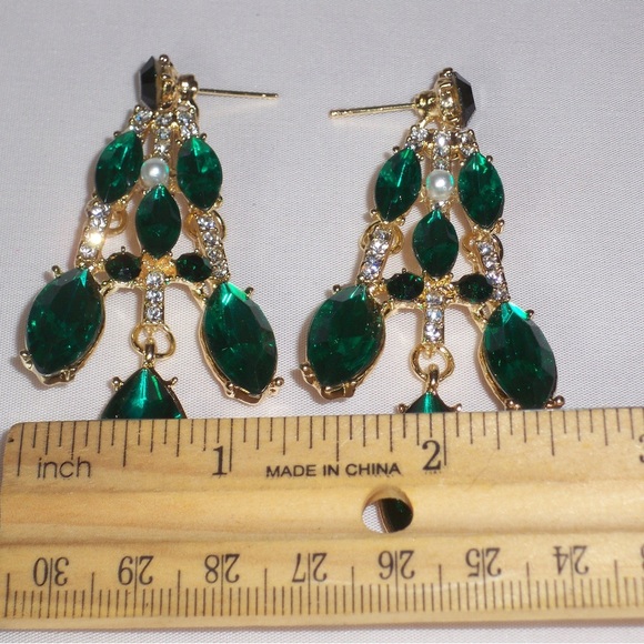 Green Rhinestone Necklace Set (BRIDAL, WEDDING, PROM, QUINCEÑERA, PAGENT) - Picture 6 of 10